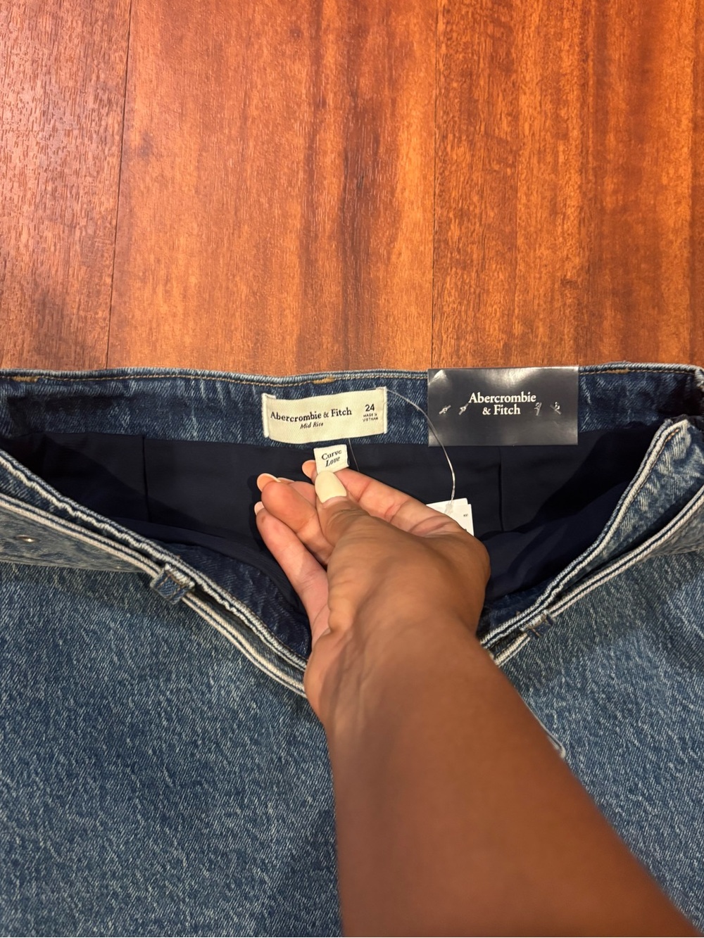 Abercrombie & Fitch Mid Rise Belted Denim Mini Skort - Picture 6 of 6